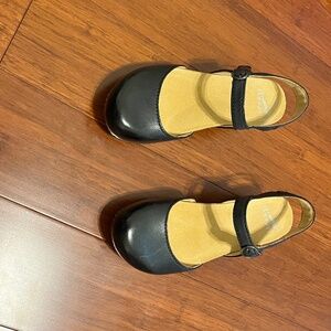 NEW - Dansko Tiffani Milled Burnished Black - Size 37